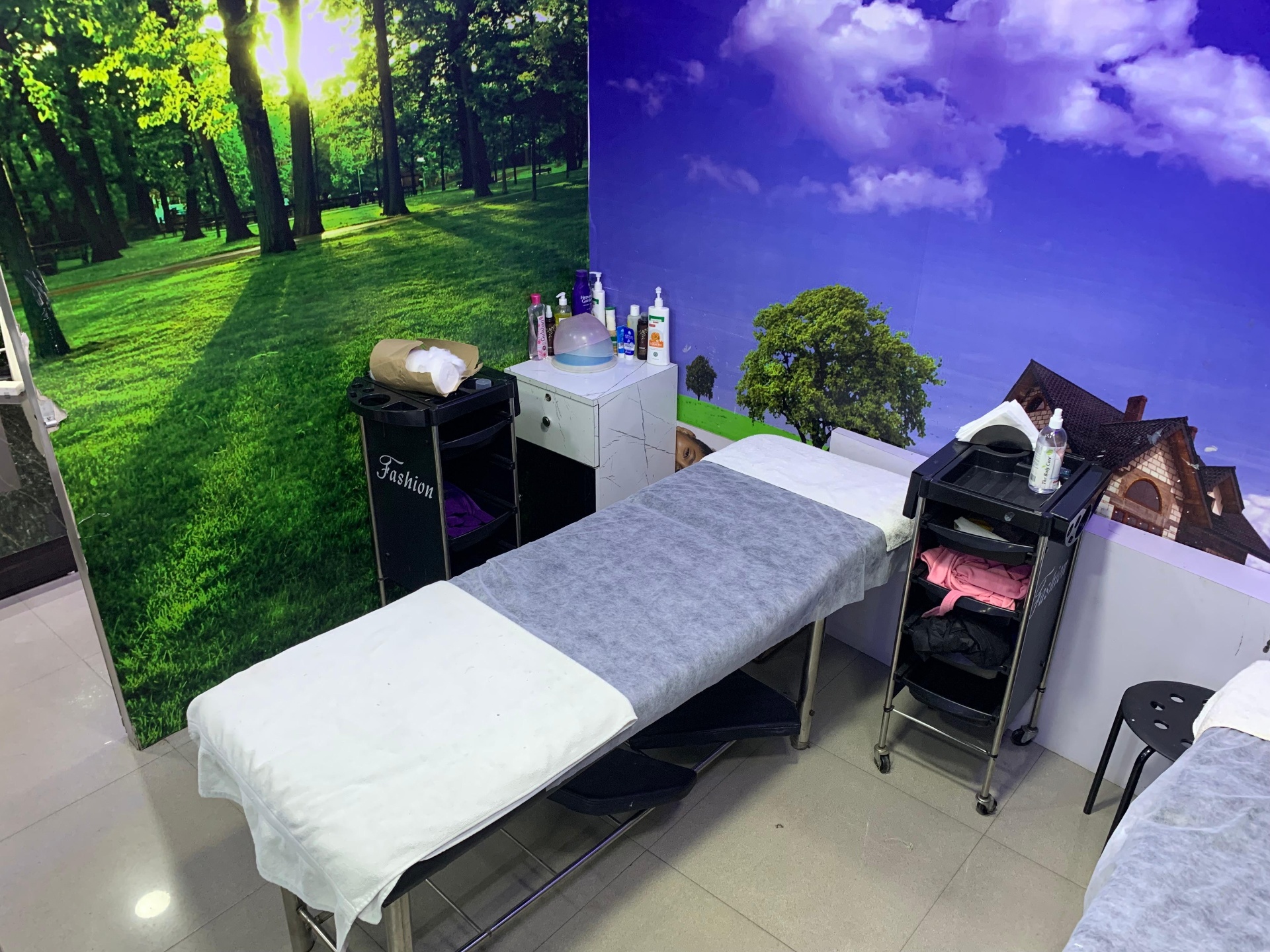 Private skin and facial treatment room at Touch of Class